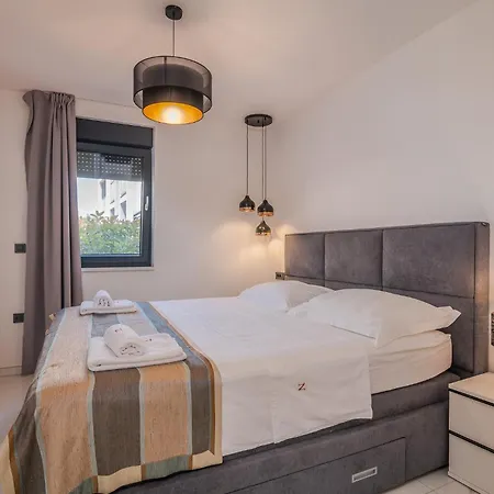 Bp Lux With Private Pool Apartment *