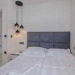 Bp Lux With Private Pool Njivice