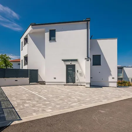 Bp Lux With Private Pool * Nijvice