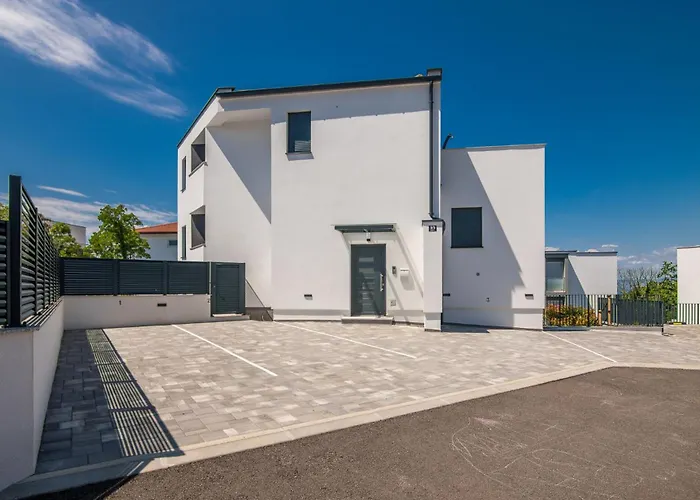 Bp Lux With Private Pool * Njivice