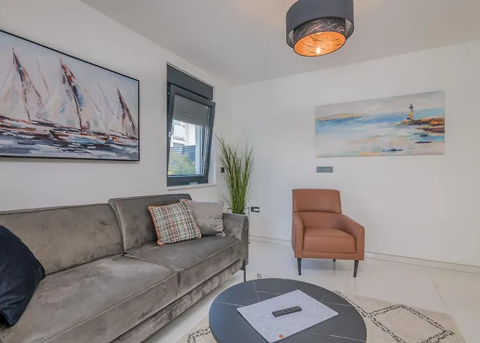 Bp Lux With Private Pool Apartament *