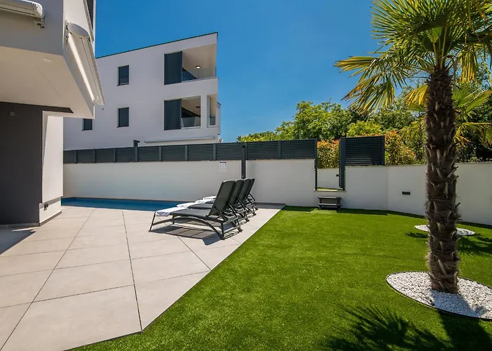 Bp Lux With Private Pool Apartament