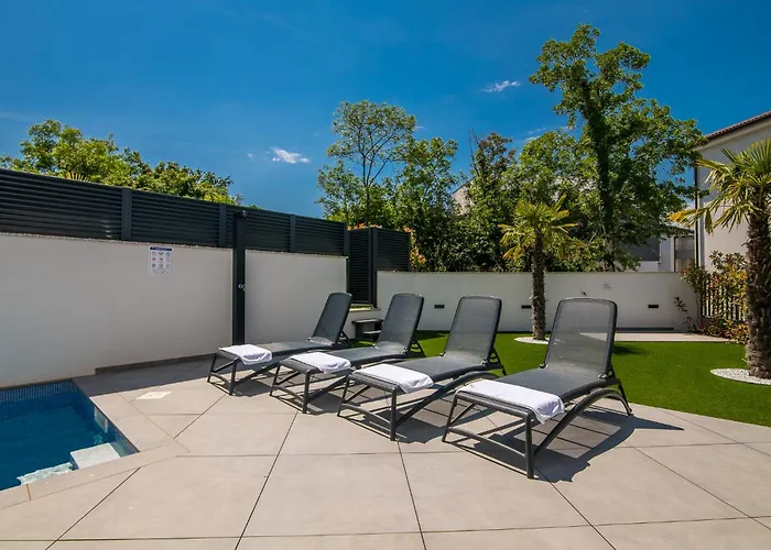 Bp Lux With Private Pool Apartament Nijvice