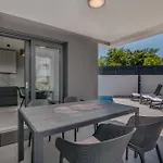 Bp Lux With Private Pool